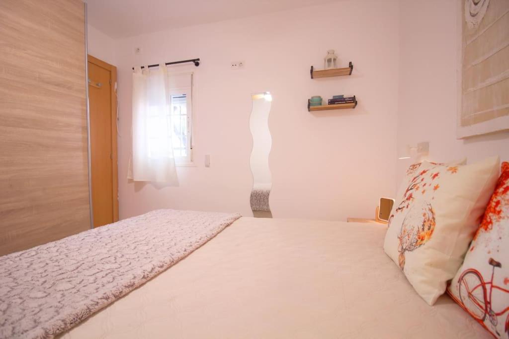 Barrio De Triana - Bidasoa Facil Aparcamiento Sevilla Kültér fotó